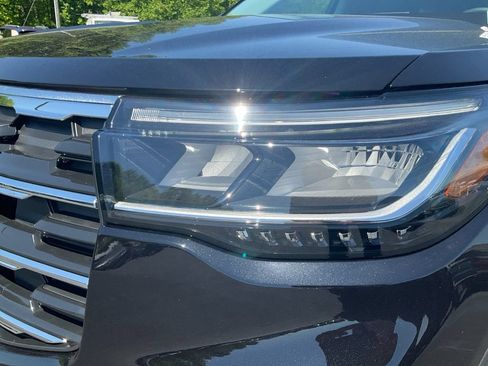 New 2026 Ford Explorer Active RWD image 9