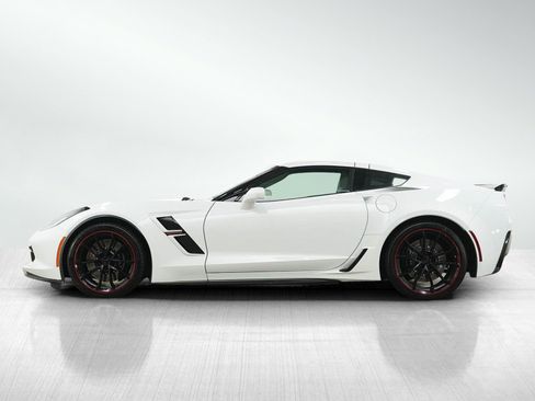 Used 2019 Chevrolet Corvette Grand Sport RWD image 2