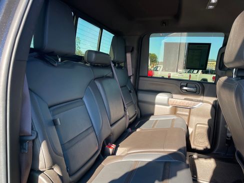 Used 2022 GMC Sierra 2500 Denali w/ Denali Black Diamond Edition image 24