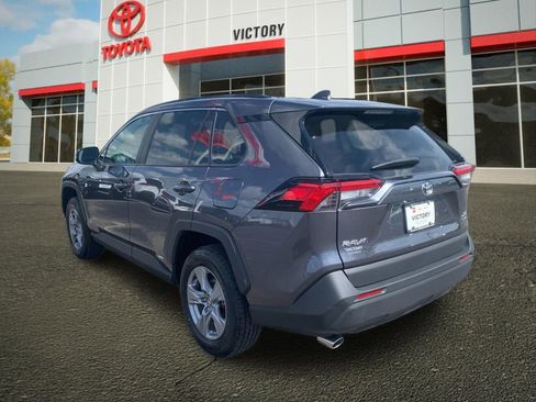Used 2025 Toyota RAV4 XLE AWD/4WD image 5
