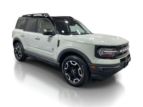 Used 2022 Ford Bronco Sport Outer Banks w/ Tech Package AWD/4WD image 5