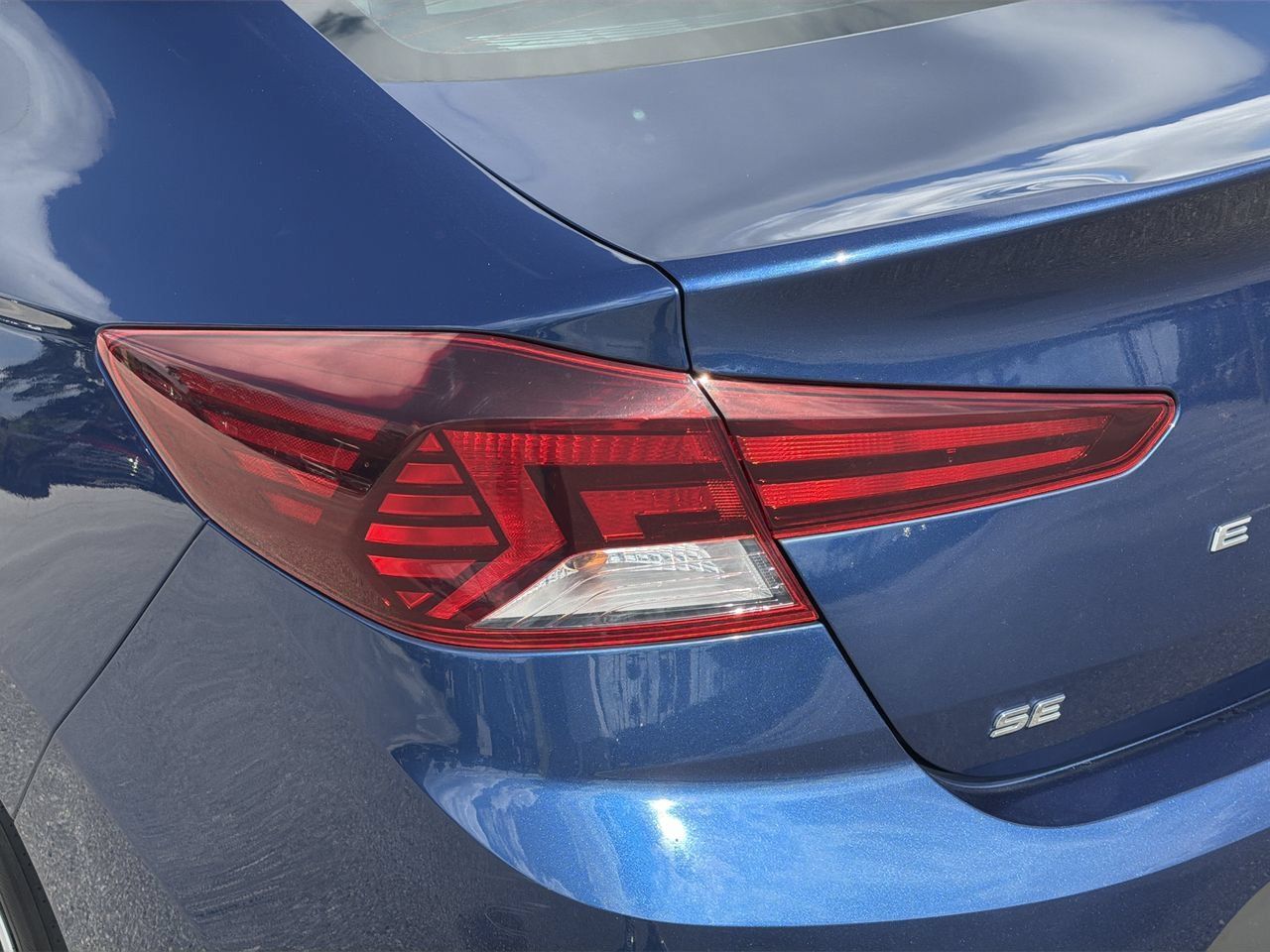 Used 2020 Hyundai Elantra SE FWD image 7