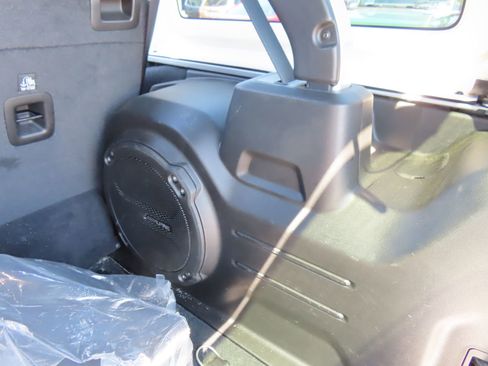 Used 2023 Jeep Wrangler Unlimited Sahara AWD/4WD image 37