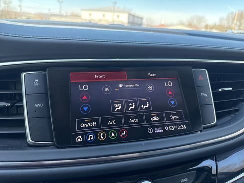 Used 2020 Buick Enclave Essence w/ Sound and Sites Package image 23