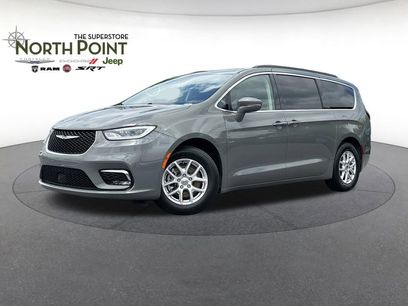 Used 2022 Chrysler Pacifica Touring-L