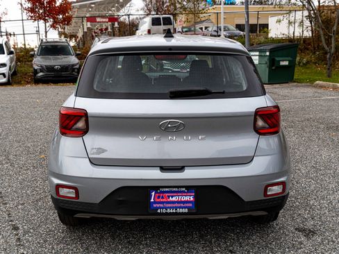 Used 2020 Hyundai Venue SE image 5
