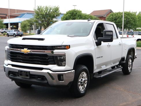 Used 2025 Chevrolet Silverado 2500 LT w/ Convenience Package AWD/4WD image 28