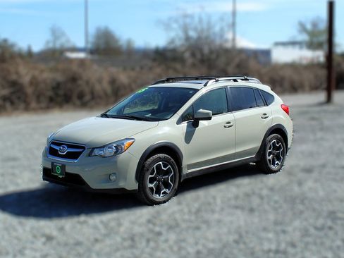Used 2015 Subaru Crosstrek 2.0i Premium w/ Moonroof Package image 3