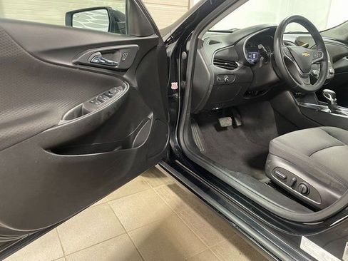 Used 2024 Chevrolet Malibu LT w/ Midnight Edition image 10