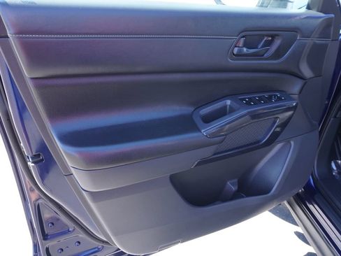 Certified 2025 Nissan Pathfinder SV AWD/4WD image 15