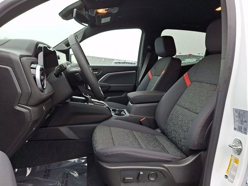 Used 2025 Chevrolet Colorado Z71 image 13