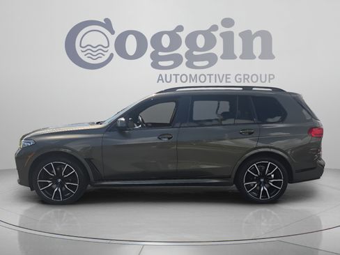 Used 2022 BMW X7 xDrive40i w/ M Sport Package AWD/4WD image 2