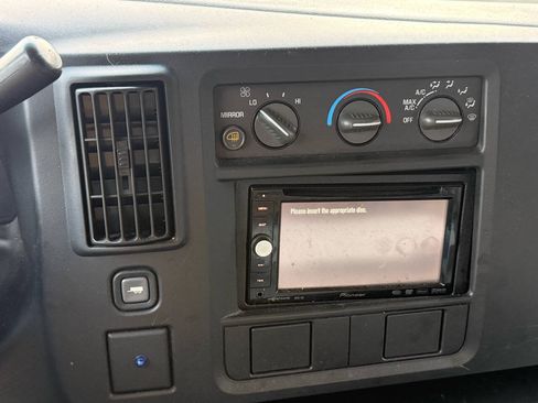 Used 2005 Chevrolet Express 3500 Extended RWD image 13