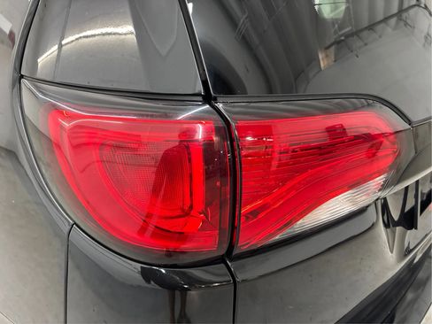 Used 2017 Chrysler Pacifica Limited FWD image 33