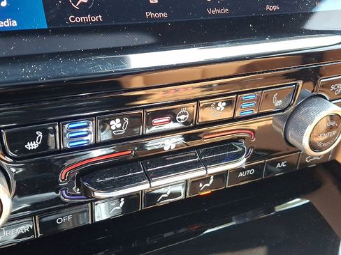 Certified 2025 Jeep Grand Cherokee Summit image 19