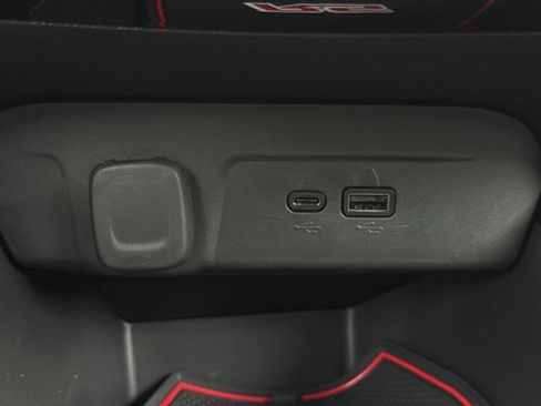 Certified 2025 Chevrolet Trax RS FWD image 21