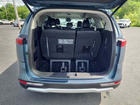 Used 2024 Kia Carnival EX FWD image 28
