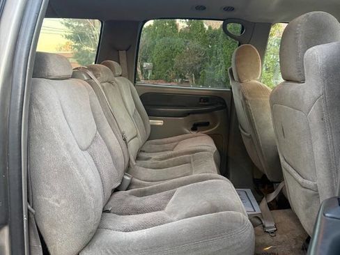 Used 2003 Chevrolet Suburban LS image 13