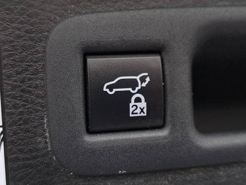 Certified 2021 Toyota Sienna Platinum image 12