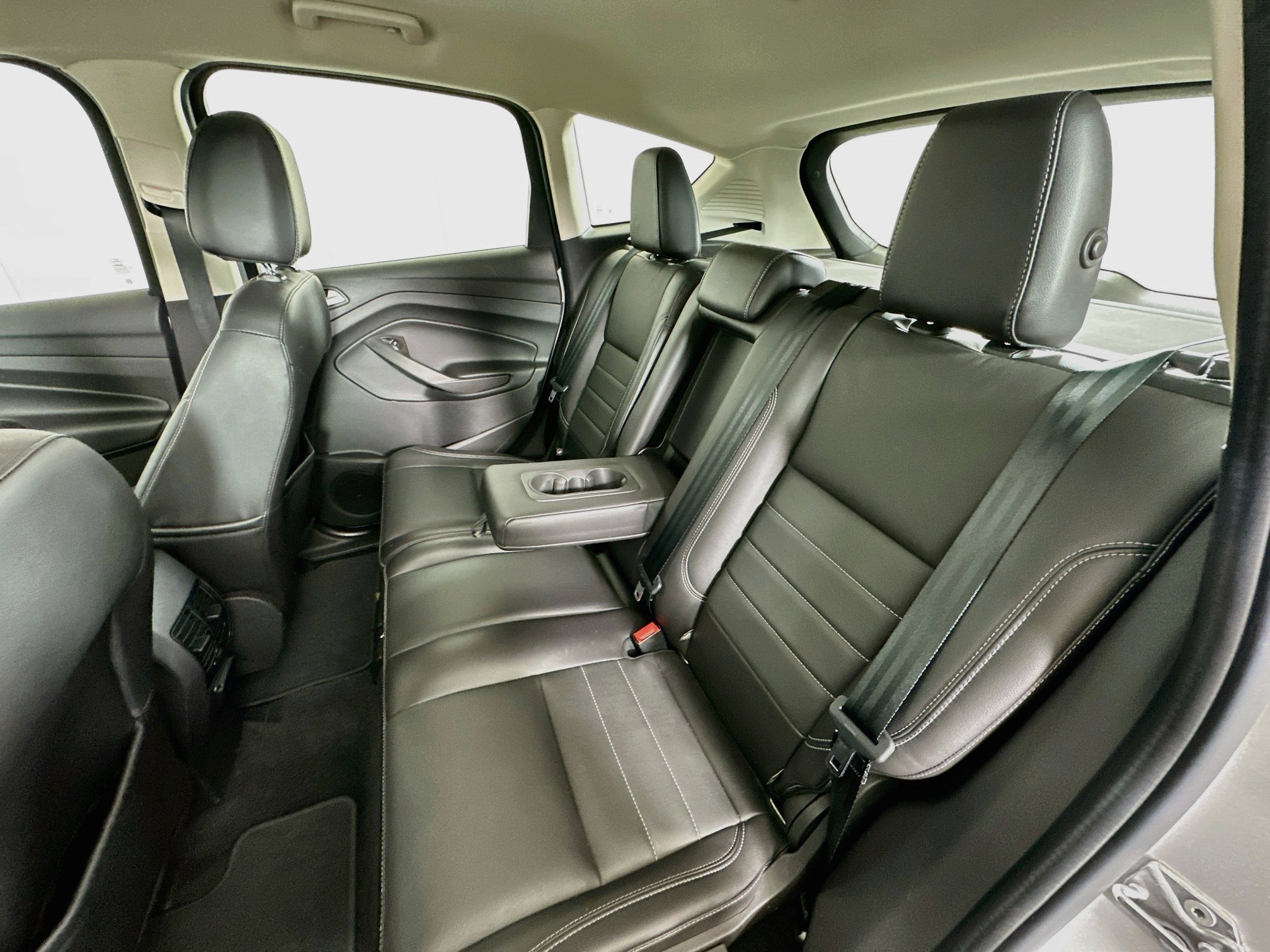 Used 2016 Ford C-MAX Energi SEL w/ Equipment Group 303A FWD image 26