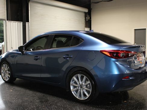 Used 2017 MAZDA MAZDA3 Grand Touring w/ Premium Equipment Package FWD image 7