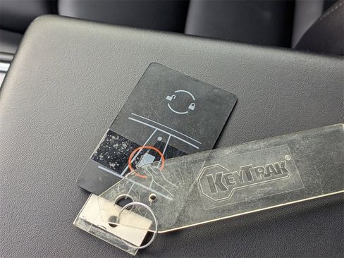 Used 2023 Tesla Model 3 Standard Range image 27