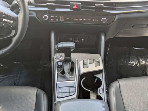 Used 2026 Kia Sportage EX FWD image 20