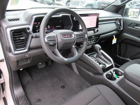 New 2026 GMC Canyon Elevation image 12