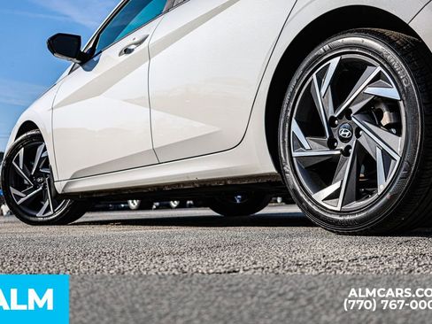 Used 2025 Hyundai Elantra Sport image 17