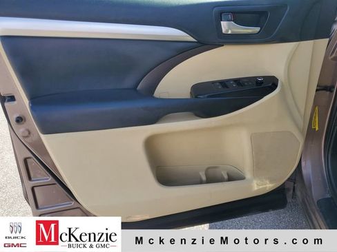 Used 2018 Toyota Highlander XLE FWD image 9