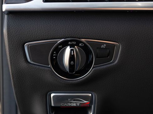 Used 2019 Mercedes-Benz S 560 4MATIC Sedan w/ Premium Package image 39