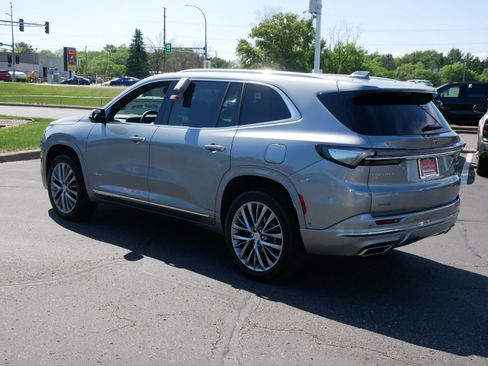 Used 2025 Buick Enclave Avenir w/ Super Cruise Package AWD/4WD image 5
