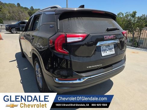 Used 2023 GMC Terrain SLT FWD image 3