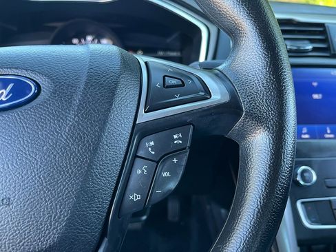 Used 2019 Ford Fusion SE image 30