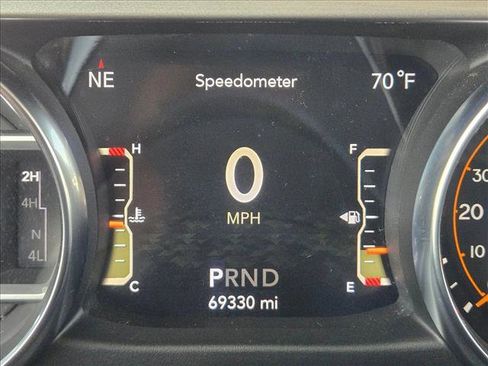 Used 2020 Jeep Wrangler Unlimited Sahara image 11