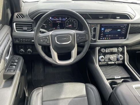 Used 2021 GMC Yukon XL Denali w/ Denali Premium Package image 14