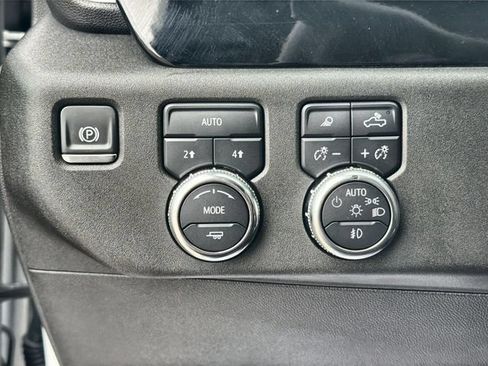 Used 2024 GMC Sierra 1500 SLT AWD/4WD image 17