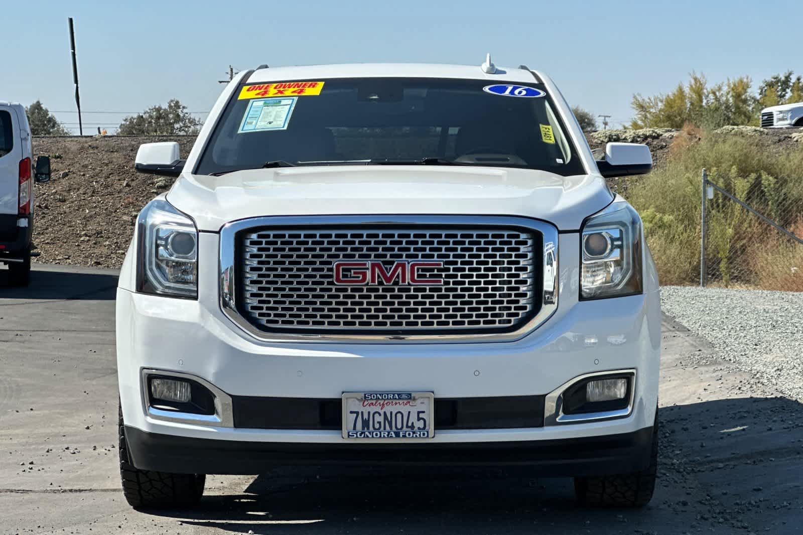 Used 2016 GMC Yukon Denali w/ Open Road Package AWD/4WD image 9