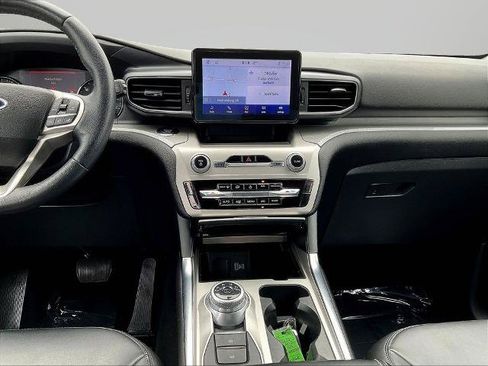 Certified 2023 Ford Explorer XLT w/ Equipment Group 202A AWD/4WD image 9