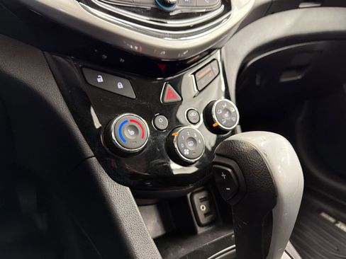 Used 2017 Chevrolet Sonic LT w/ Convenience Package image 16