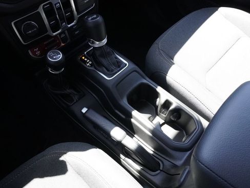 Used 2025 Jeep Wrangler Unlimited Sport AWD/4WD image 14