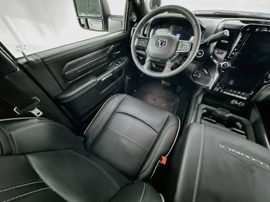 Used 2024 RAM 3500 Limited AWD/4WD image 9