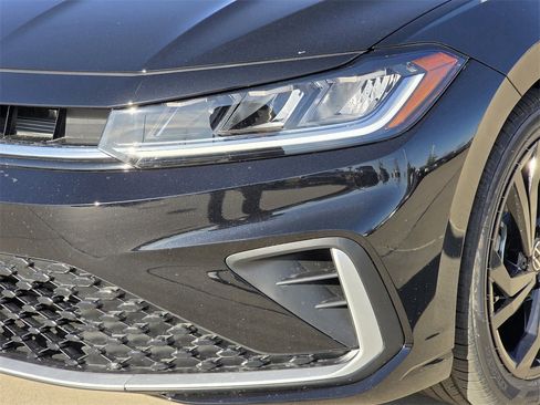 New 2026 Volkswagen Jetta SE image 6