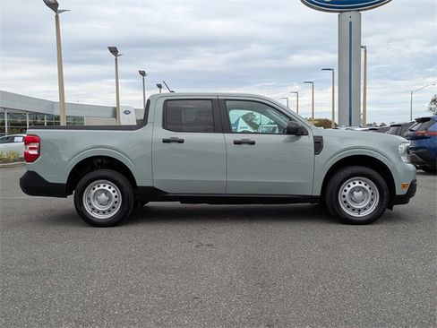 Certified 2024 Ford Maverick XL image 3