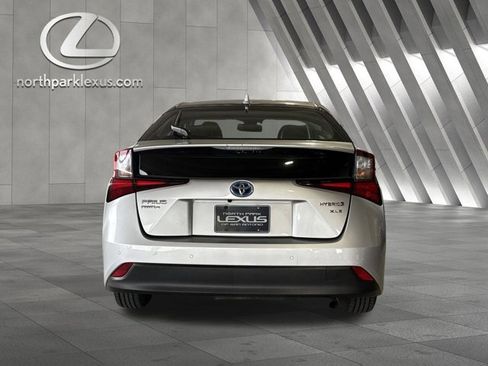 Used 2021 Toyota Prius XLE image 8