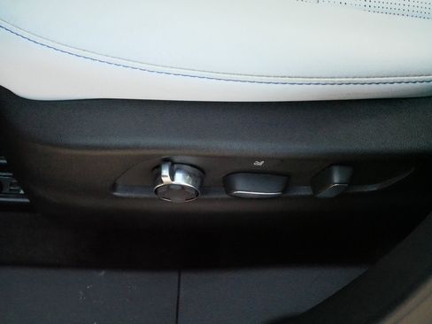 Certified 2025 Cadillac XT4 Sport image 20