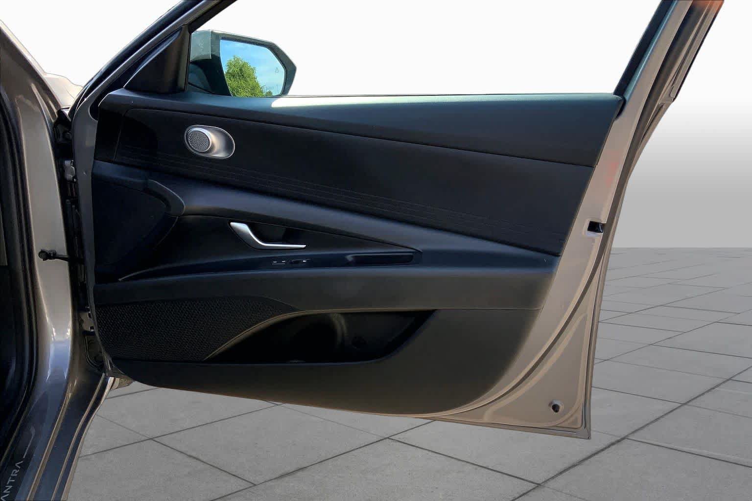 Used 2024 Hyundai Elantra SEL FWD image 22