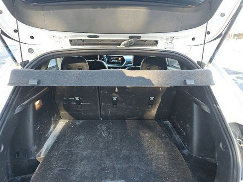 Used 2024 Chevrolet Trax RS w/ Sunroof Package image 17