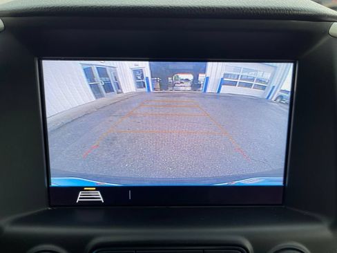Used 2018 GMC Terrain SLE w/ Driver Convenience Package FWD image 9