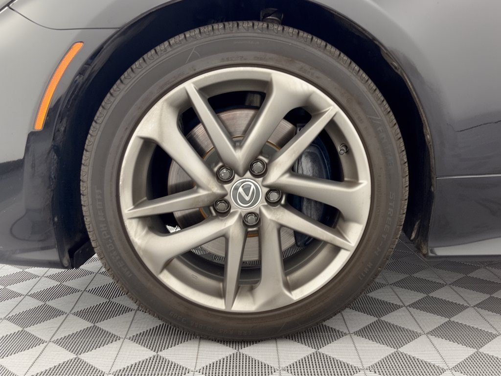 Used 2019 Lexus RC 300 w/ Accessory Package RWD image 13